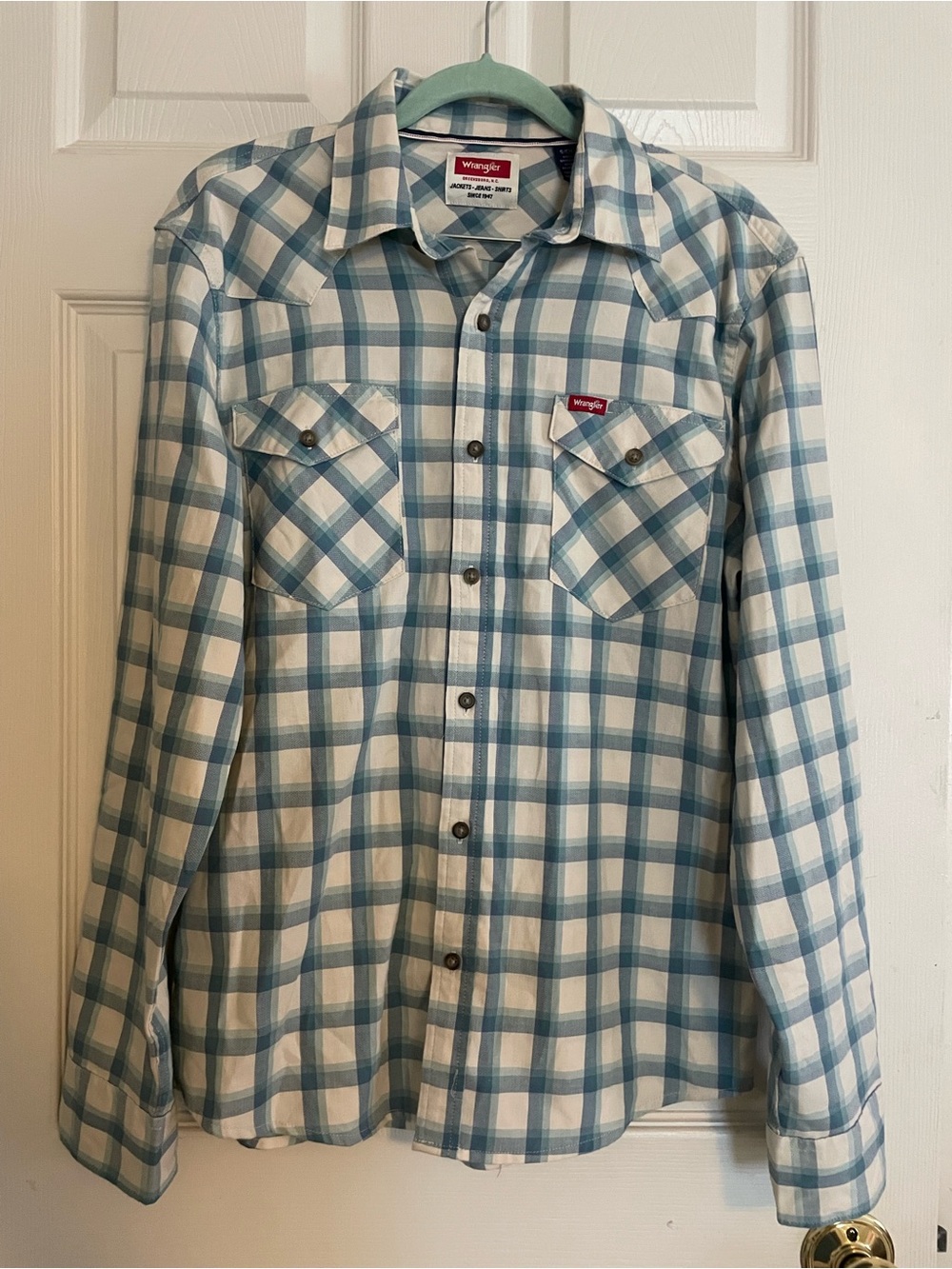 Wrangler Light‎ Blue and White Plaid Western Button-Down Shirt